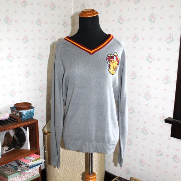 Harry Potter Wizarding World Gryffindor V Neck Gray Sweater, Unisex Small - Picture 1 of 7